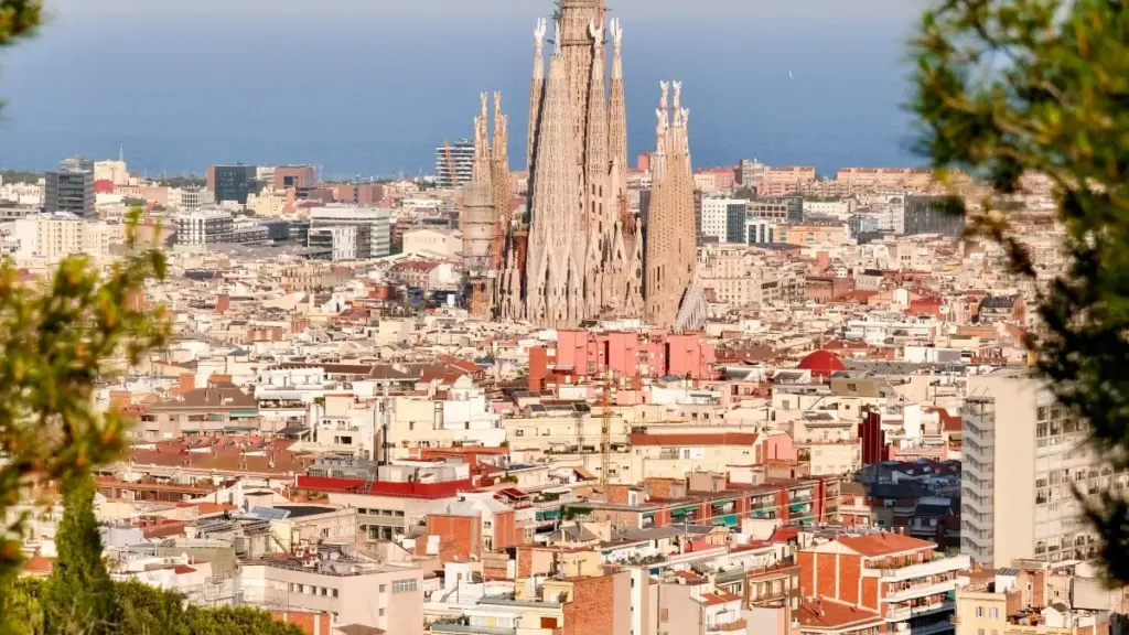 Ulwimbo lwa ma creator: amano ya ukusangwa na ma India brands pa Spotify ukucita branded fitness content, ukulandila SuperYou yakweba, ne tech trends.