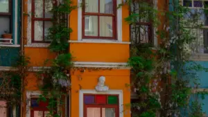 Fwaya nshi ya kusanga Vietnam Instagram creators abaenga seasonal sales bwino, nga mwalolesha trust, fit, na conversion te data yeka.